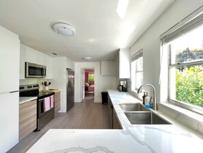 Private kitchen - Artsy Falls Design district 5 mins (Miami)