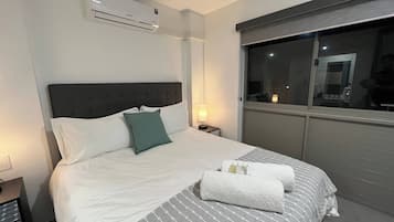 2 bedrooms, iron/ironing board, WiFi, bed sheets