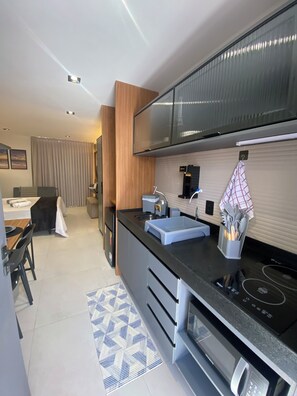 Fridge, microwave, stovetop, blender
