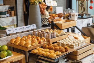 Free daily self-serve breakfast