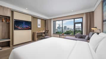 Habitación doble de lujo, vista a la ciudad | Escritorio, espacio para trabajar con laptop y insonorización