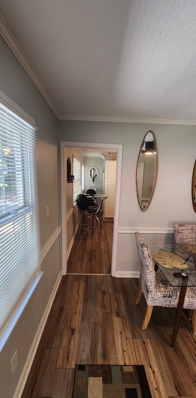 Charming Mid-century modern home, 5-bedrooms, 5 minutes from ECU, Greenville