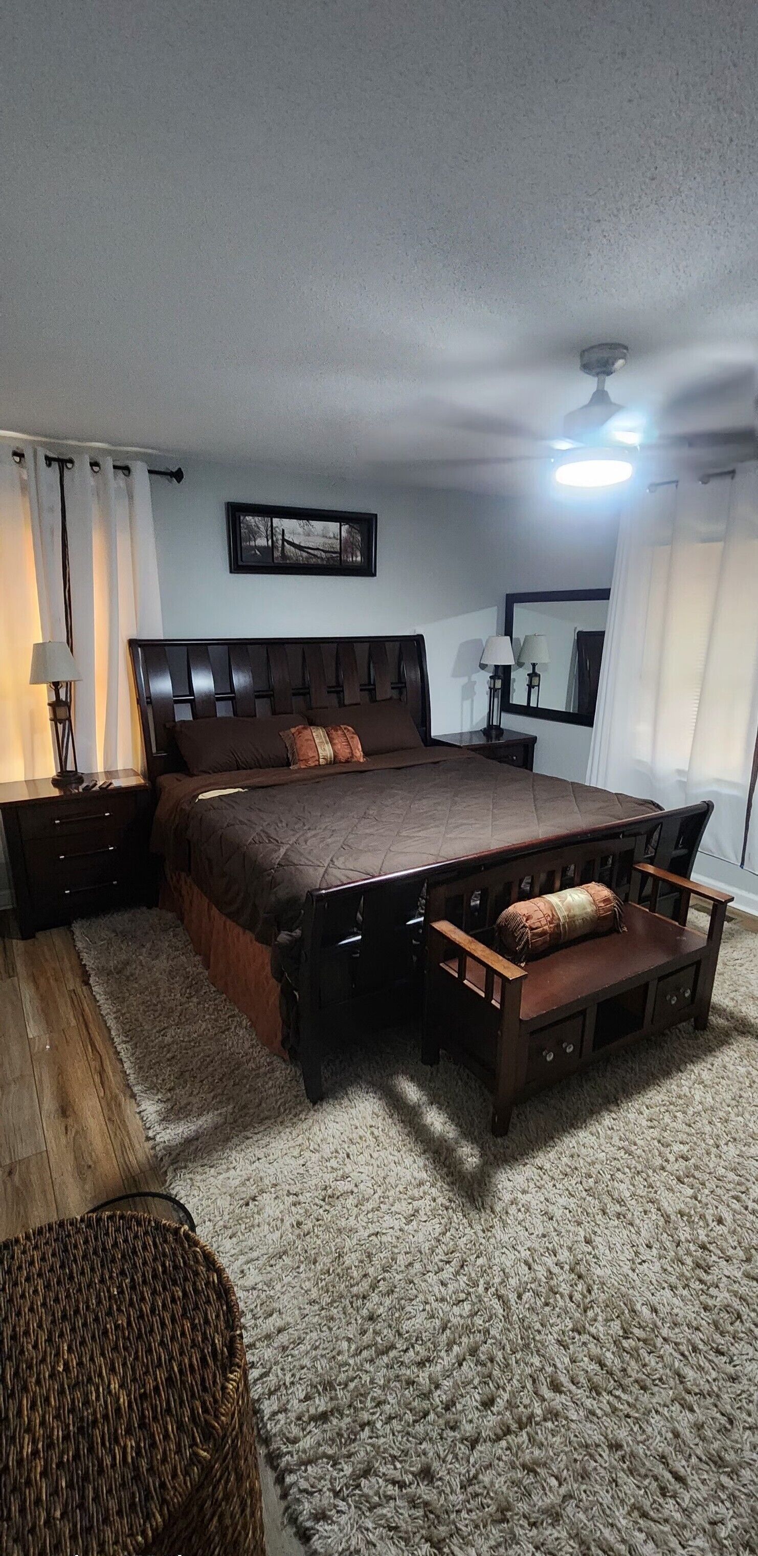 5 chambres, fer et planche à repasser, Wi-Fi, draps fournis