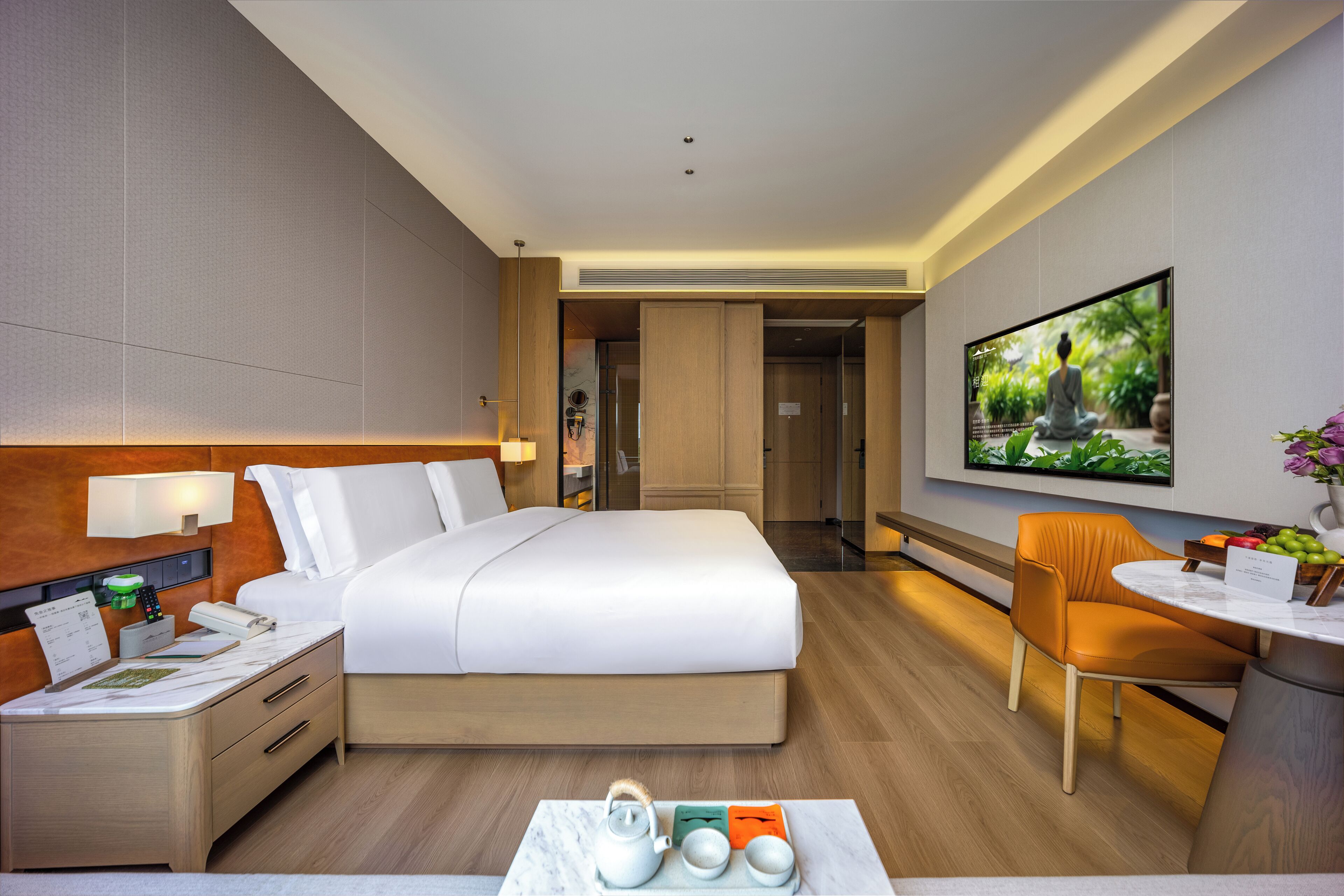 Kamar Double Mewah, pemandangan halaman | Seprai antialergi, selimut bulu angsa, dan bantalan ekstra lembut