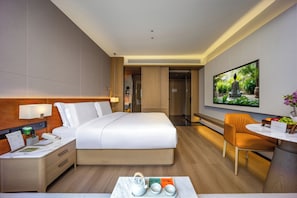 Luxury Double Room, Courtyard View | Hypo-allergenic bedding, down comforters, pillowtop beds, free minibar