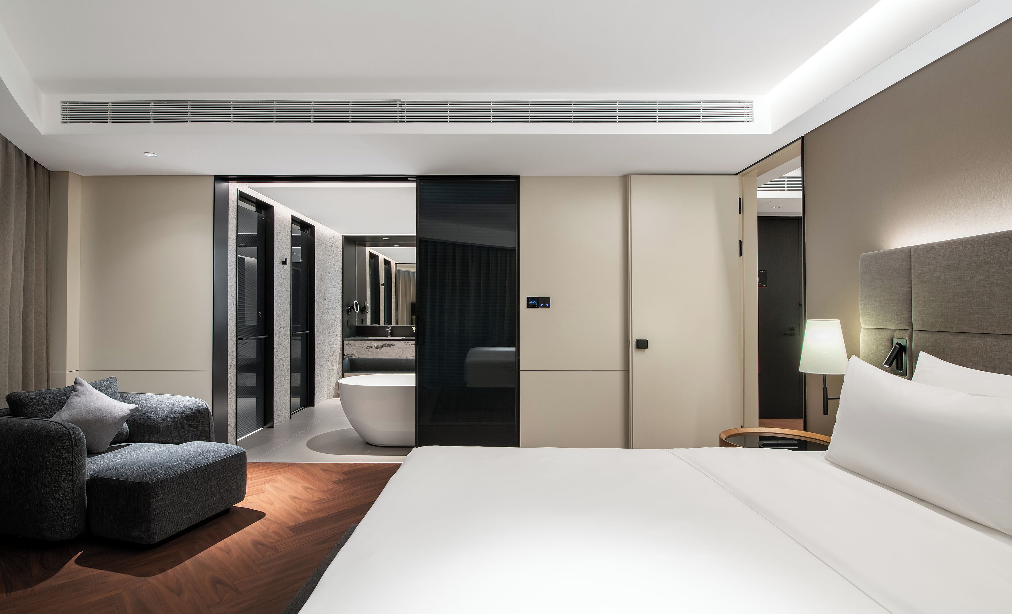 Superior Suite, City View | Desk, laptop workspace, blackout drapes, soundproofing