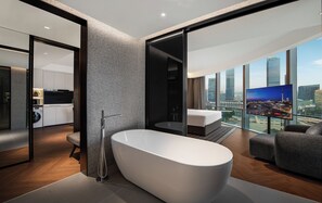 Superior Suite, City View | Bathroom | Free toiletries, hair dryer, bathrobes, slippers - IntercityHotel Futian Zhongzhou Bay (Shenzhen)