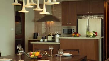 Condo, 3 Bedrooms, Accessible | Bahagian dalam