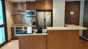Condo, 3 Bedrooms, Accessible | Bahagian dalam