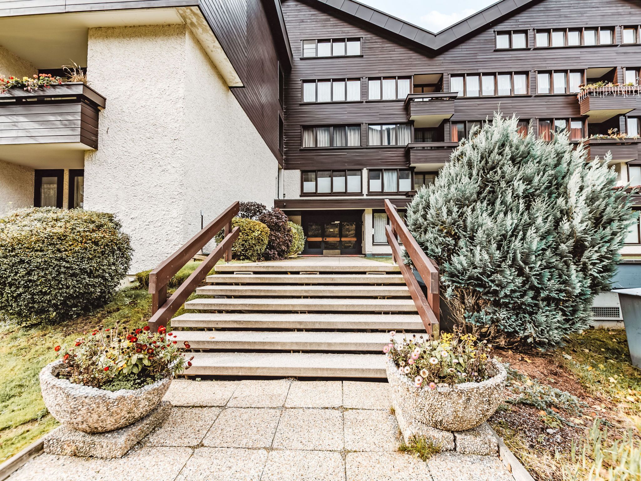 المنشأة من الخارج