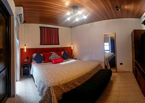 1 habitación, tabla de planchar con plancha, wifi gratis y ropa de cama