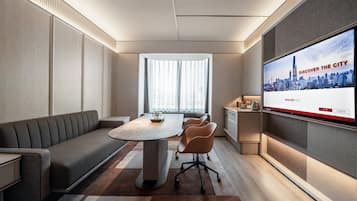 Business Room, 1 Queen Bed, Housekeeping, City View | In-room dining