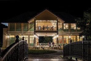 Interior entrance - Lost Horizon Resort - Khao Sok (Phanom)