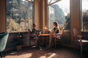 Bar (on property) - Lost Horizon Resort - Khao Sok (Phanom)