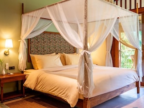 Riverside Villa - East | Premium bedding, minibar, in-room safe, individually decorated - Lost Horizon Resort - Khao Sok (Phanom)