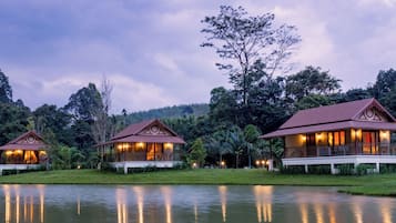 Lakeside Villa | Lake view