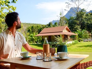 Lake view - Lost Horizon Resort - Khao Sok (Phanom)