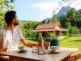 Lakeside Villa - West | Vistas al lago