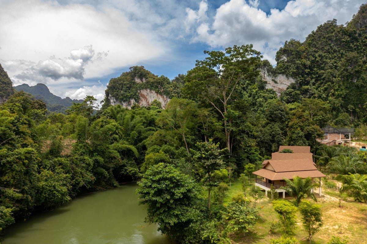 Superior Double or Twin Room, River View | Premium bedding, minibar, in-room safe, individually decorated