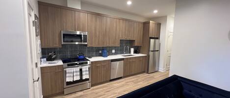 Mikrowelle, Ofen, Herdplatte, Geschirrspüler