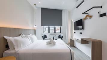 Deluxe Room, 1 Queen Bed, Non Smoking | Free WiFi