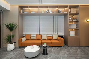 Lobby sitting area - Licheng Platinum Hotel (Guangzhou)