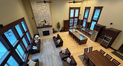 The Conifer Lodge in heart of Mccall. Central location for large gatherings!