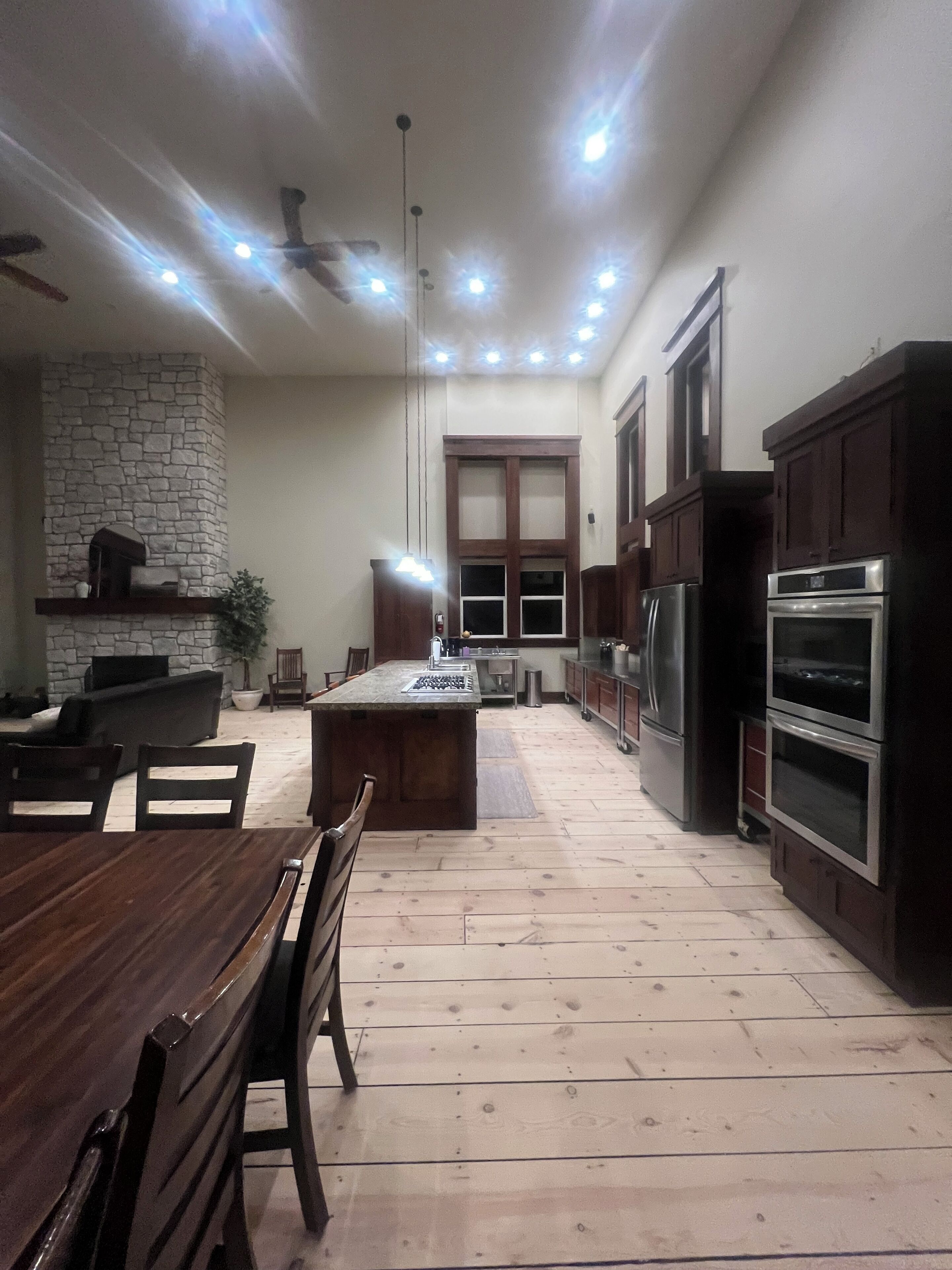 المنشأة من الداخل