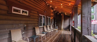 The Conifer Lodge in heart of Mccall. Central location for large gatherings!