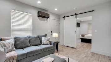 1 chambre, fer et planche à repasser, Wi-Fi, literie fournie