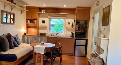 Studio Cedar Guest Cottage