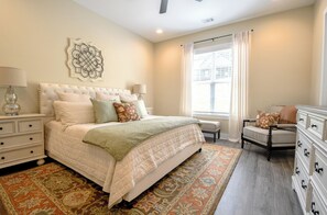 4 bedrooms, iron/ironing board, WiFi, bed sheets - The Kowaliga Lookout (Tallassee)