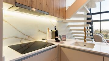 Kühlschrank, Mikrowelle, Geschirrspüler