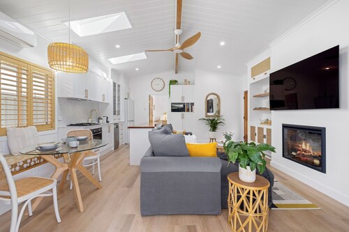 Ellie's Grand Escape - Sleeps 10, Pool, Spa, Amazing!