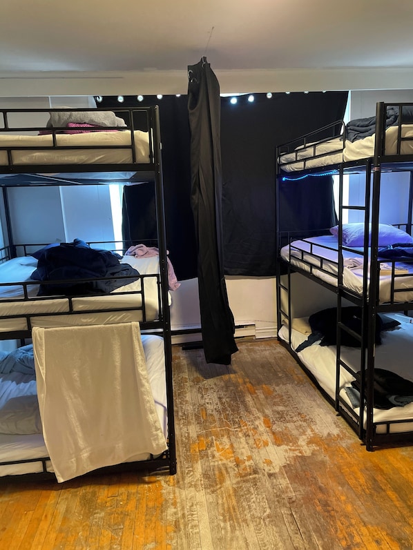 Quarto econômico, em dormitório misto, para não fumantes | Wi-Fi de cortesia