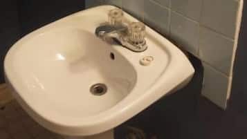 Economy Room, Mixed Dorm, Non Smoking | Bathroom