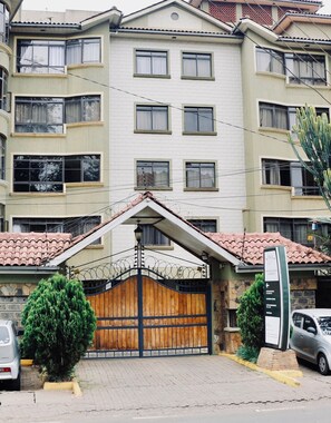 Exterior - 2-bedroom apartment in Westlands, Nairobi (Nairobi)