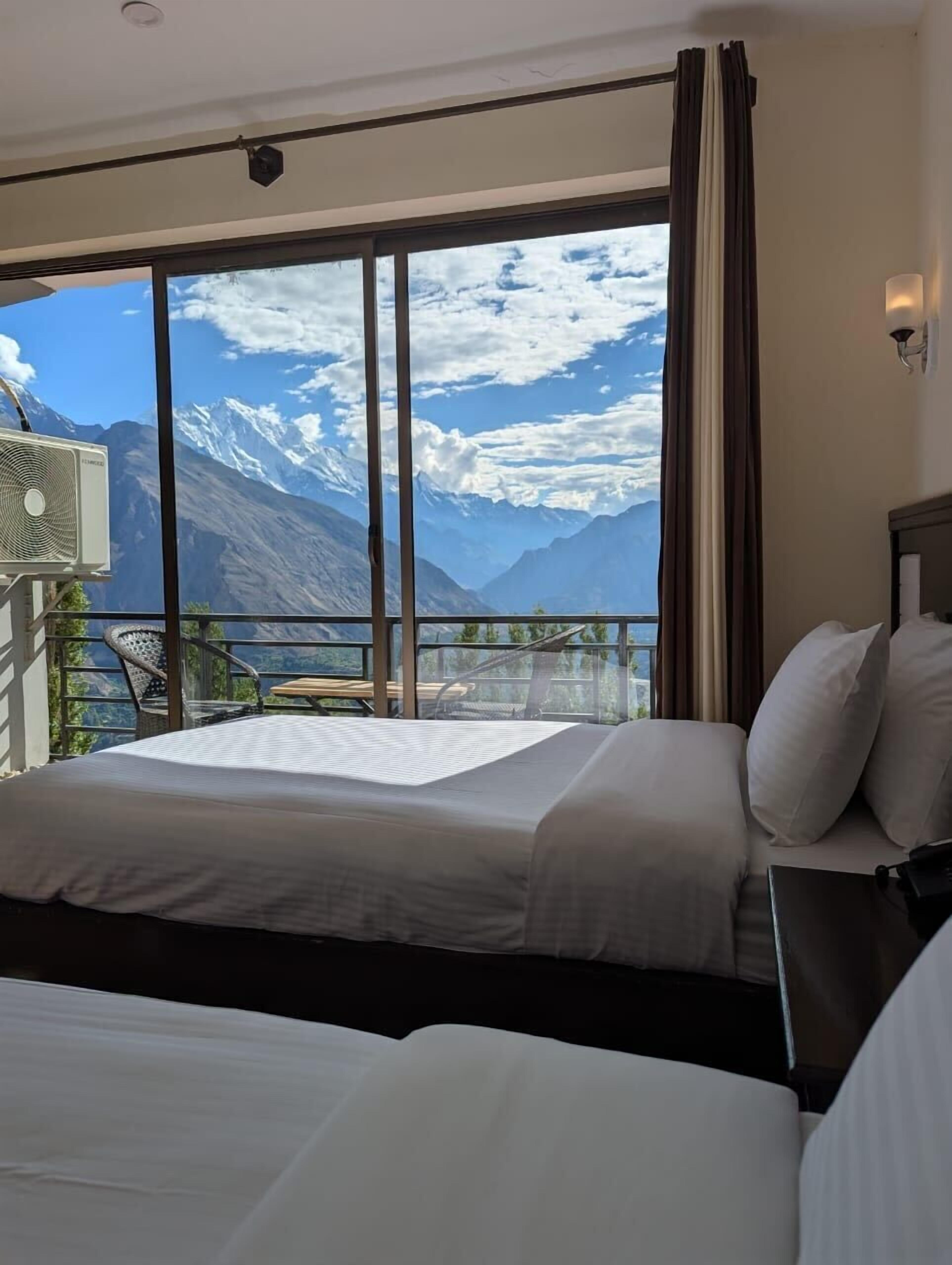 Svit Royal | Värdeförvaringsskåp på rummet, ljudisolering och strykjärn/strykbräda