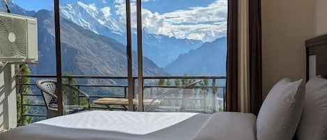 Svit Royal | Värdeförvaringsskåp på rummet, ljudisolering och strykjärn/strykbräda