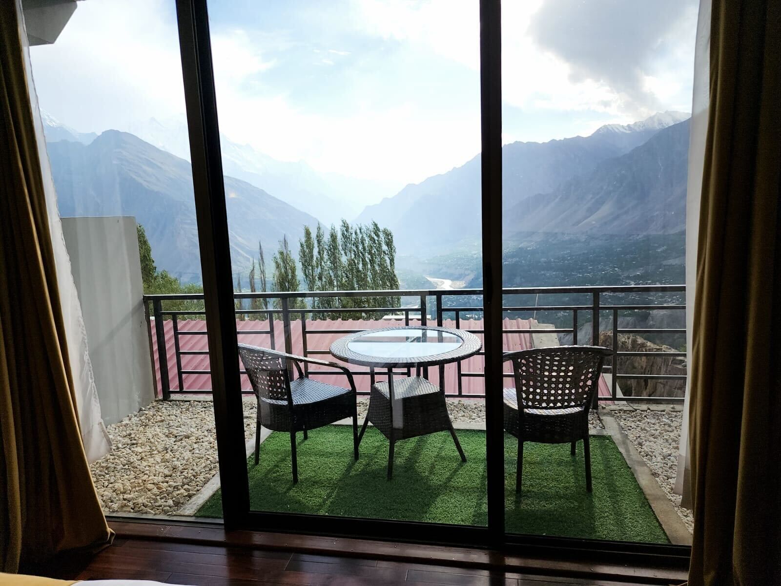 In-room safe, soundproofing, iron/ironing board