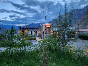 المنشأة من الخارج