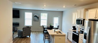 Spacious 4-bedroom home, short drive to Auburn University