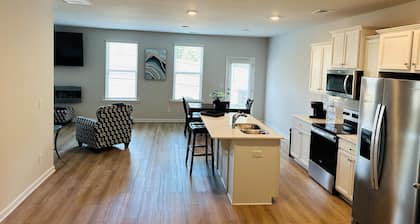 Spacious 4-bedroom home, short drive to Auburn University