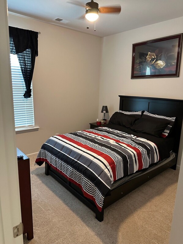 4 bedrooms, iron/ironing board, free WiFi, bed sheets
