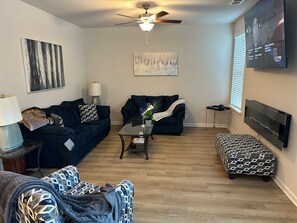 TV, fireplace