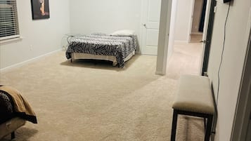 4 Schlafzimmer, Bügeleisen/Bügelbrett, kostenloses WLAN, Bettwäsche