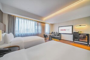 Executive Twin Room | Desk, laptop workspace, free WiFi