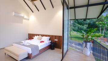 Villa Majestueuse, piscine privée | Bureau, rideaux occultants, draps fournis