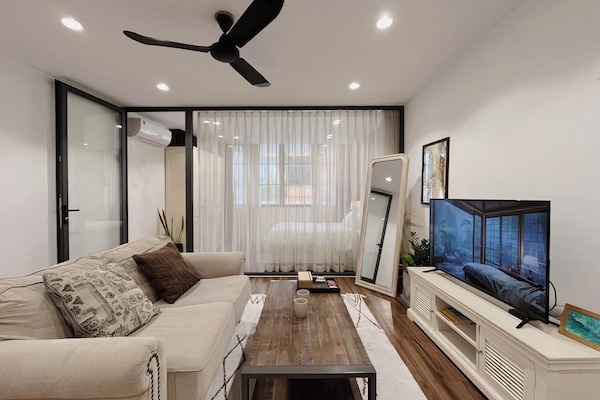 Luxury Apartment, 1 Bedroom, Balcony, Garden Area | Desk, free WiFi, bed sheets