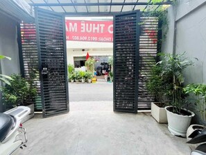 Pintu masuk hartanah